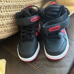 Boys adidas gym shoes brand new 10.5